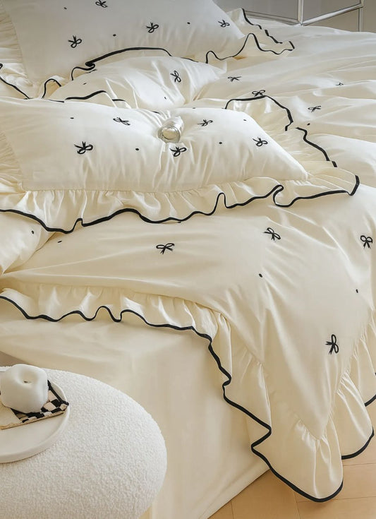 %100 pamuk fırfırlı fiyonk desenli çift kişilik nevresim seti